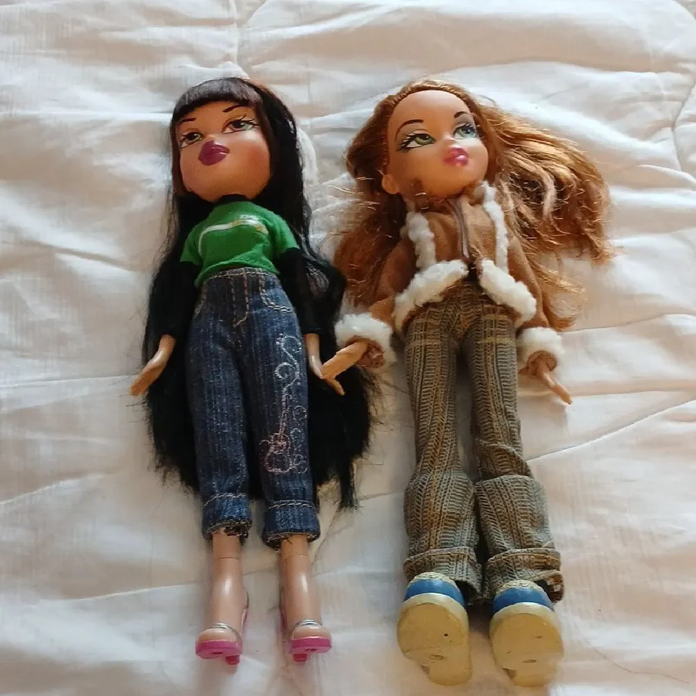 Vintage Bratz Dolls with Stylish Outfits